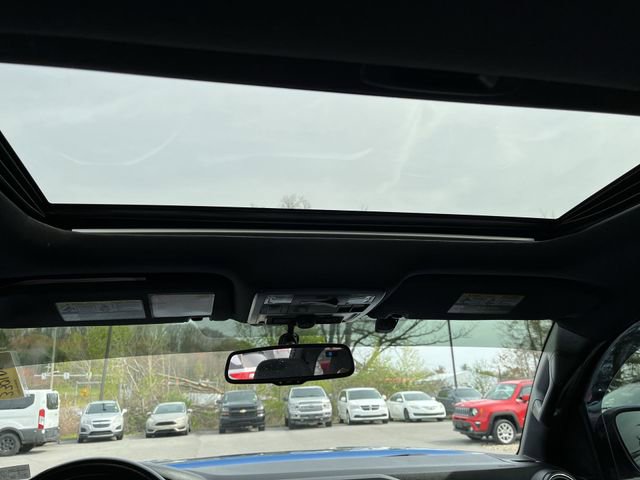 Used 2017 Toyota Tacoma TRD Off-Road w/ Premium & Technology Package image 18