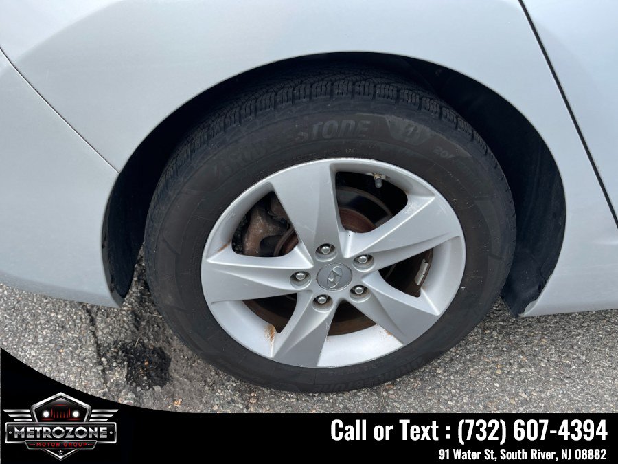 Used 2013 Hyundai Elantra GLS w/ Preferred Pkg FWD image 23