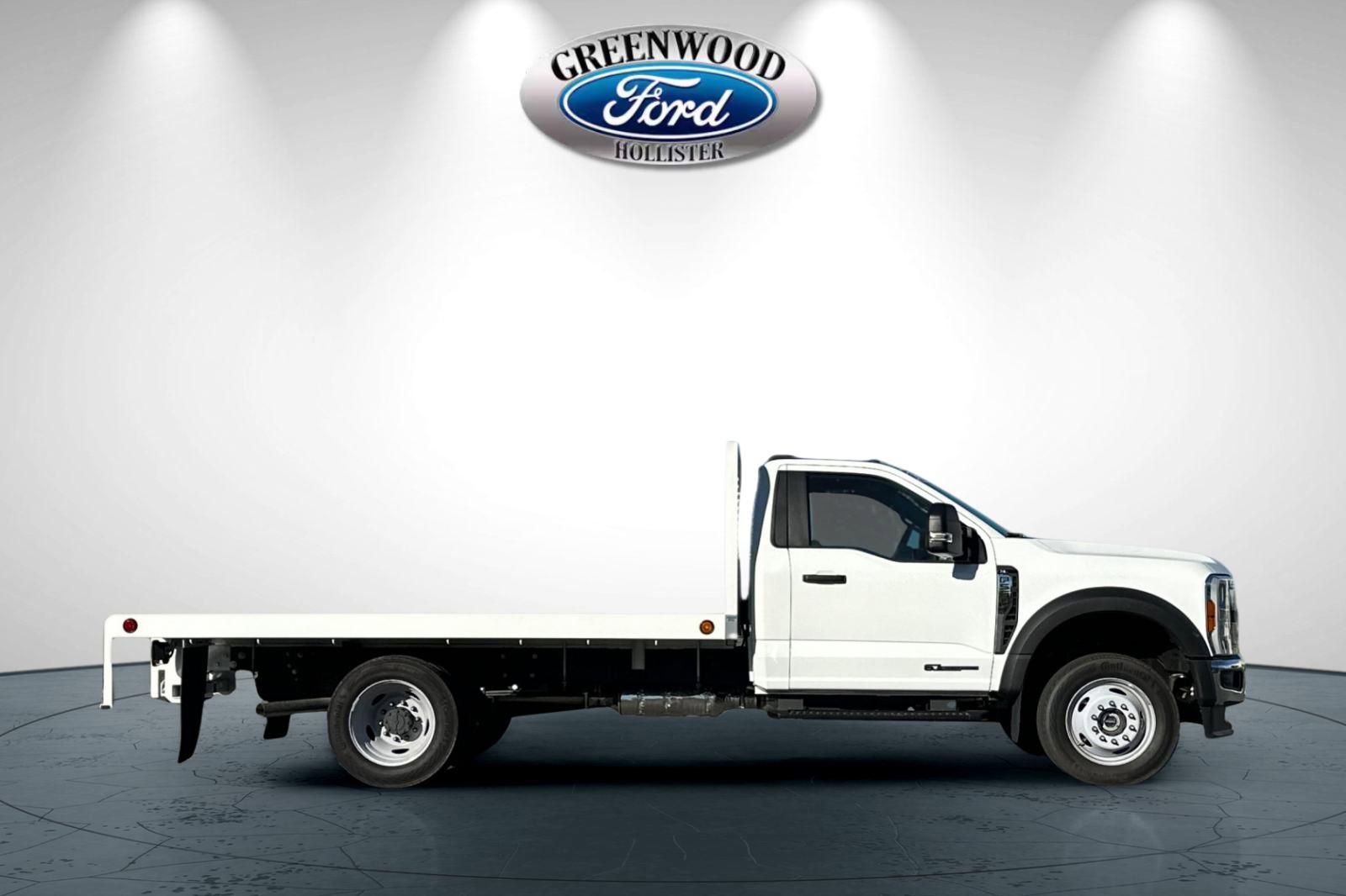 New 2025 Ford F550 4x4 Regular Cab Super Duty image 3