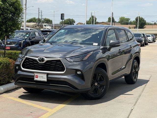 Certified 2025 Toyota Highlander LE FWD image 2