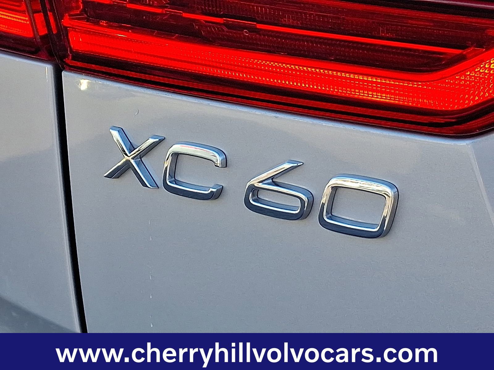 Certified 2025 Volvo XC60 B5 Plus image 32