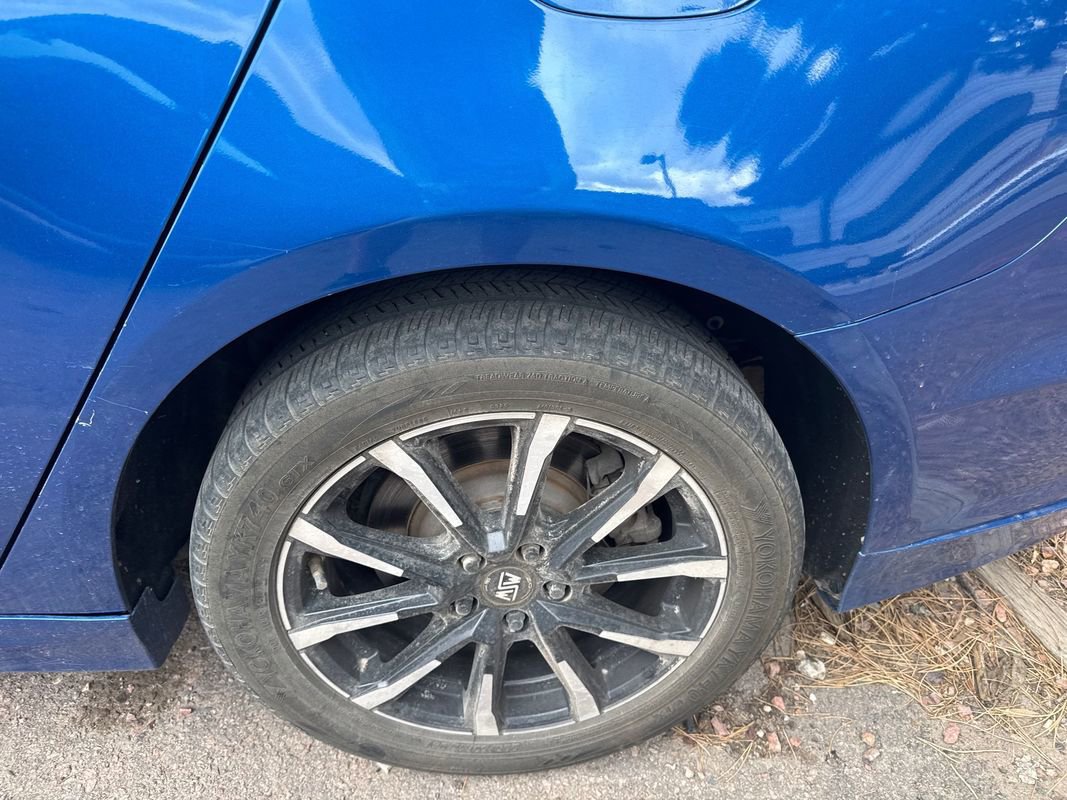 Used 2017 Ford Fusion Energi Titanium FWD image 20