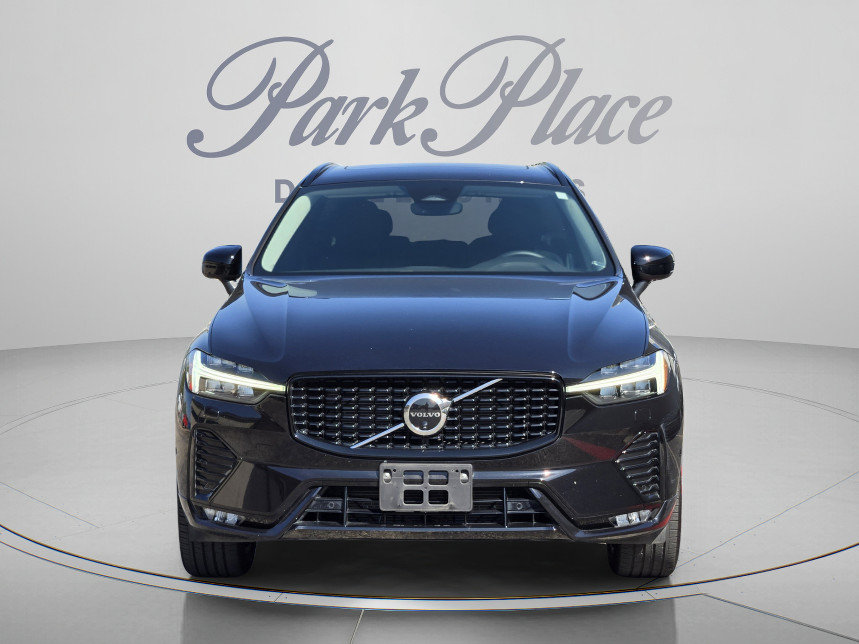 Used 2024 Volvo XC60 B5 Plus w/ Climate Package AWD/4WD image 9