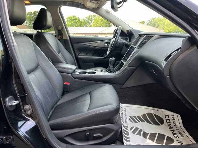 Used 2017 INFINITI Q50 2.0t w/ Moonroof Package RWD image 23
