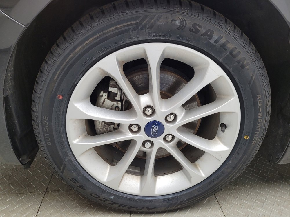 Used 2020 Ford Fusion SE FWD image 31