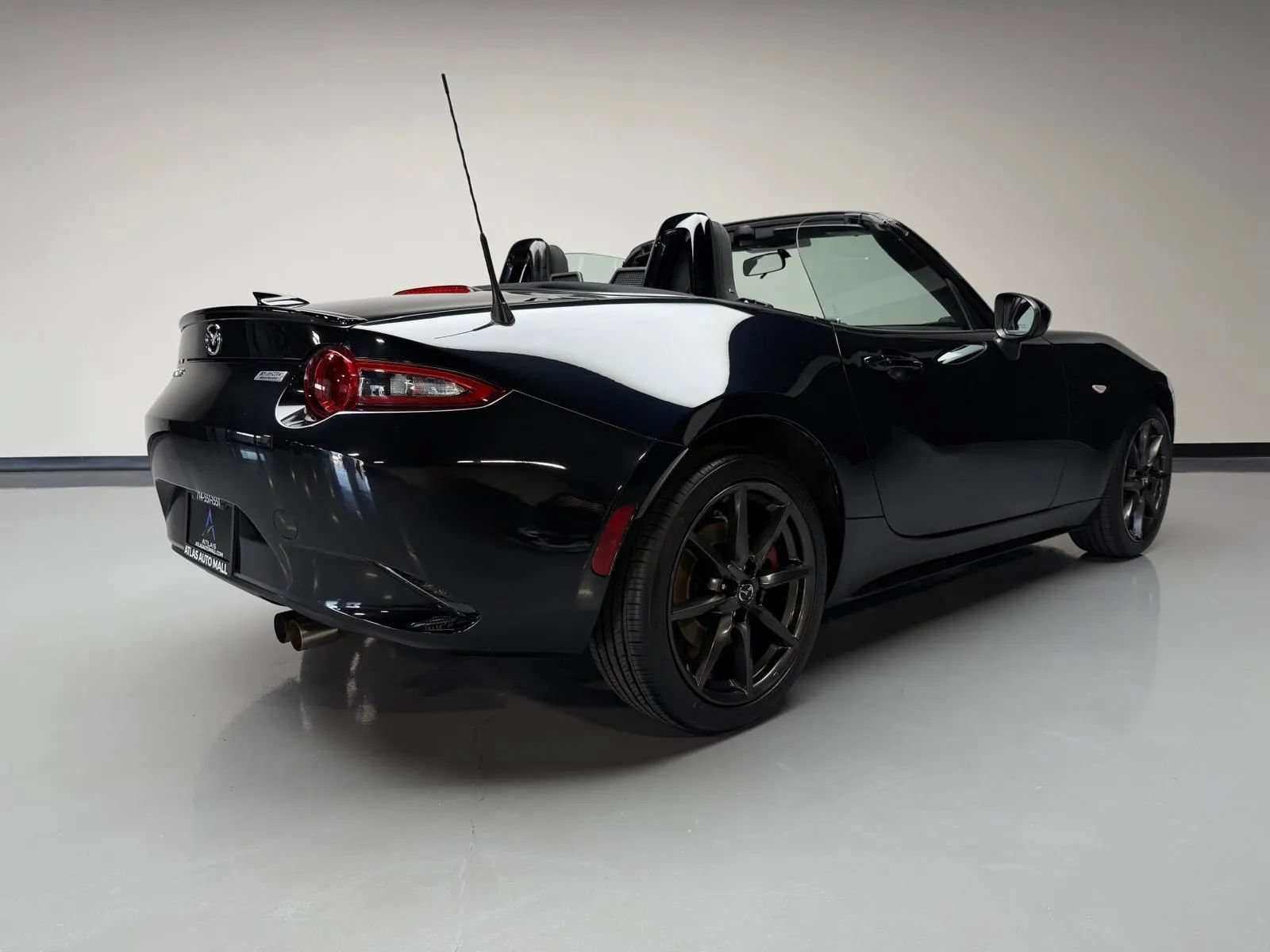 Used 2016 MAZDA MX-5 Miata Club RWD image 4