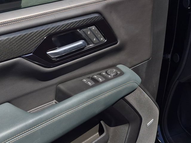 Used 2025 GMC Yukon AT4 w/ Premium Trailering Package AWD/4WD image 13