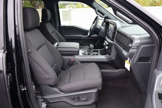 New 2025 Ford F150 XLT w/ Equipment Group 302A MID image 36