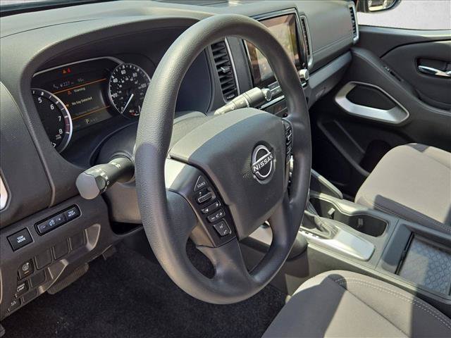 Used 2022 Nissan Frontier SV w/ Technology Package RWD image 10