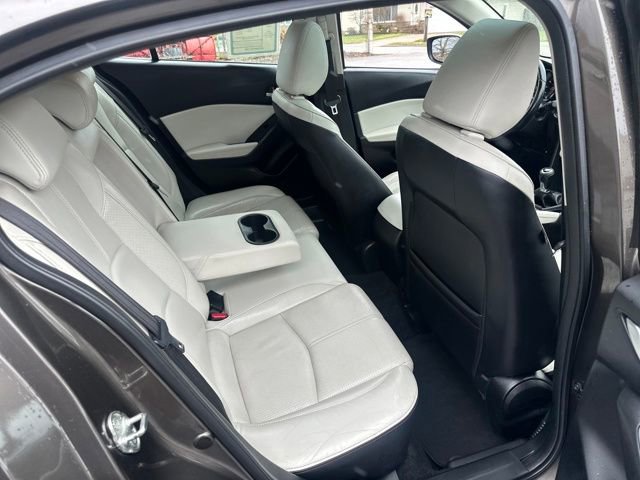 Used 2017 MAZDA MAZDA3 Grand Touring image 18