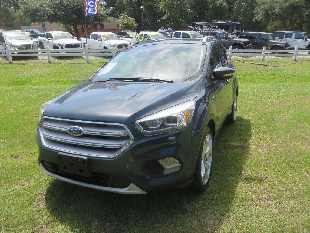 Used 2019 Ford Escape Titanium FWD image 2