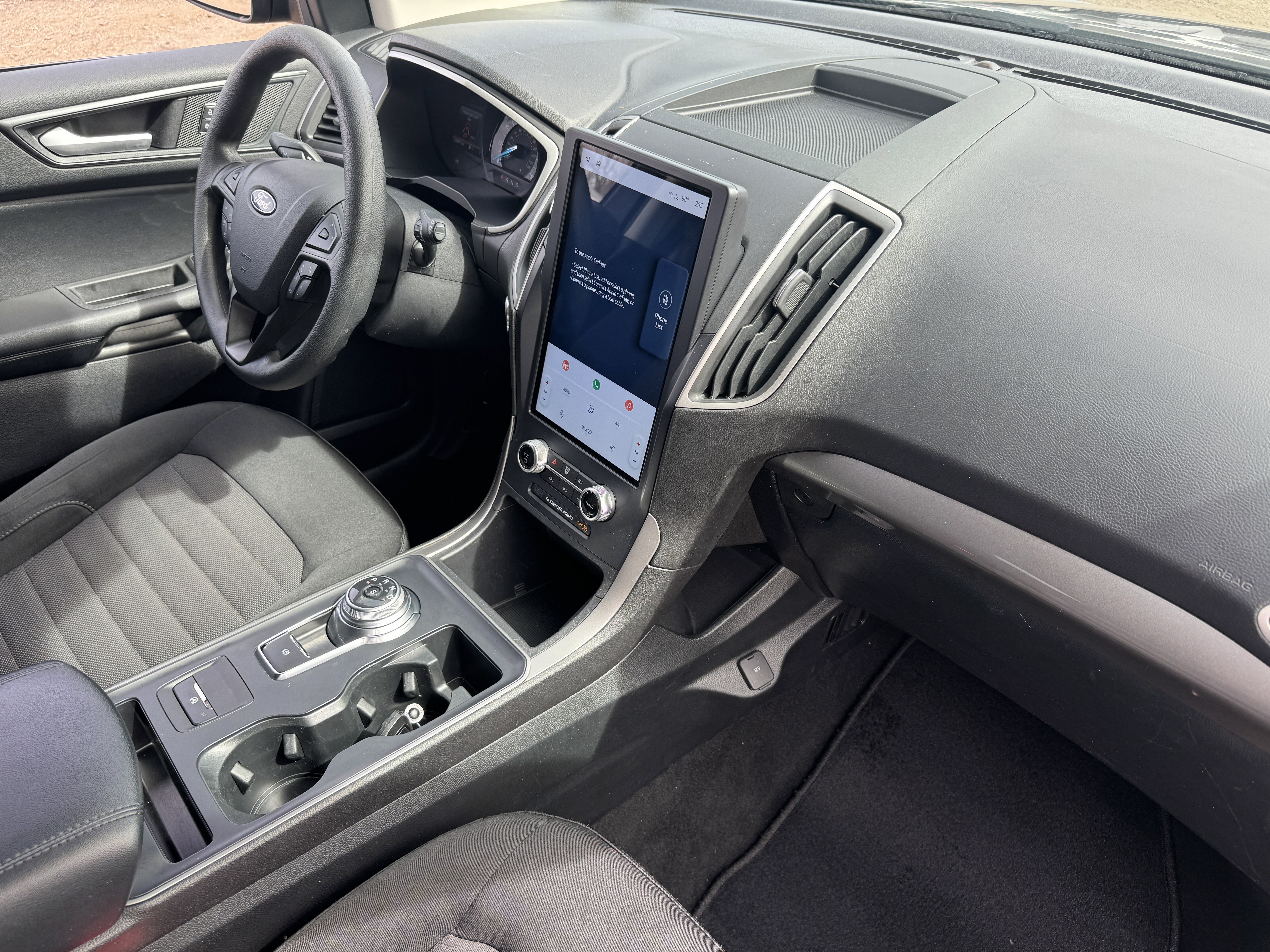 Used 2021 Ford Edge SE image 18