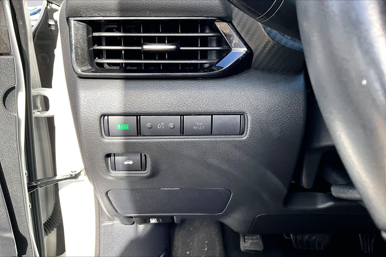 Certified 2024 Nissan Sentra SV w/ All-Weather Package FWD image 33
