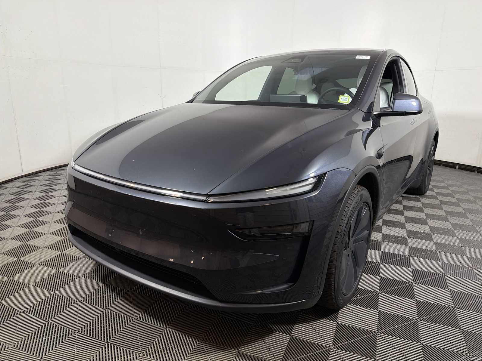 Used 2026 Tesla Model Y 2WD image 3