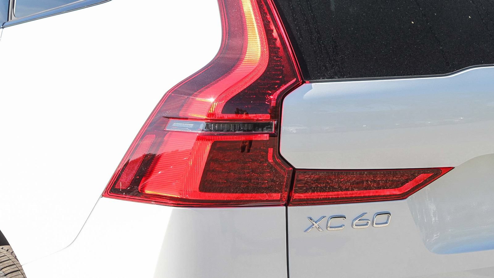 New 2026 Volvo XC60 B5 Plus w/ Protection Package Premier AWD/4WD image 9