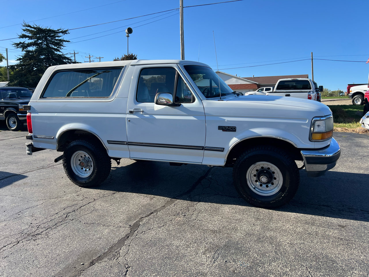 Used 1992 Ford Bronco image 3