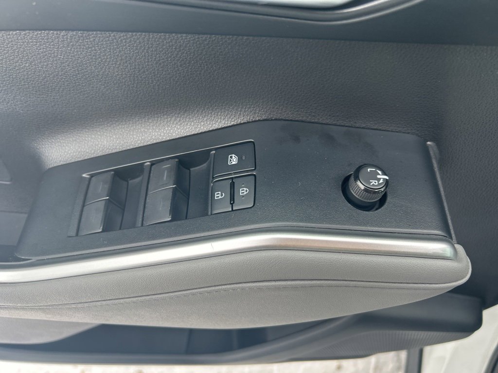 Used 2022 Toyota Highlander XLE image 11