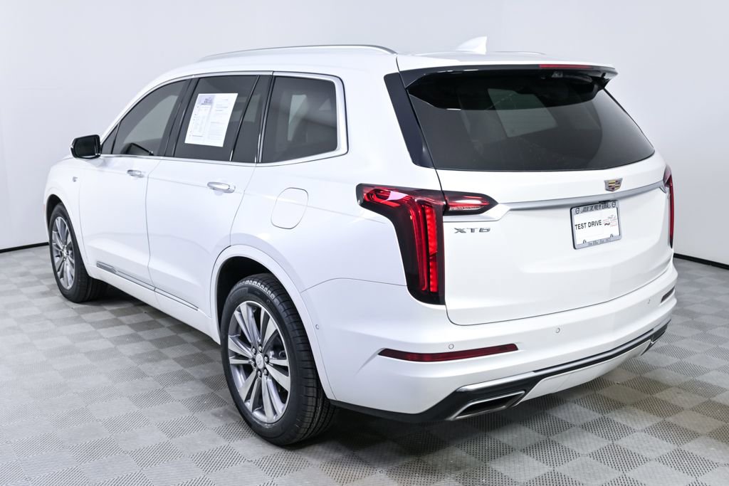 Used 2022 Cadillac XT6 Premium Luxury w/ Technology Package image 4