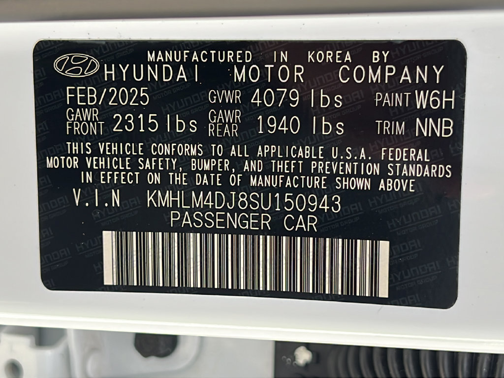 Used 2025 Hyundai Elantra SEL FWD image 24