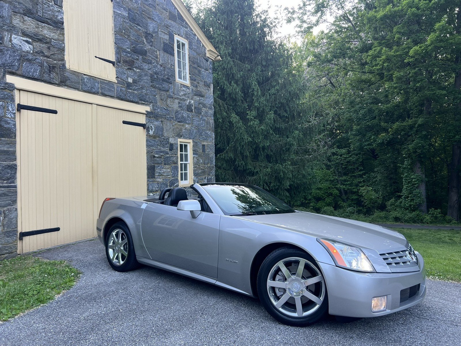Used 2004 Cadillac XLR RWD image 44