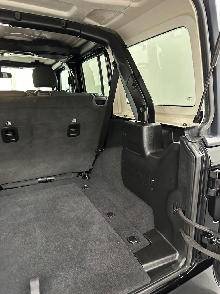 Used 2022 Jeep Wrangler Unlimited Sport image 34