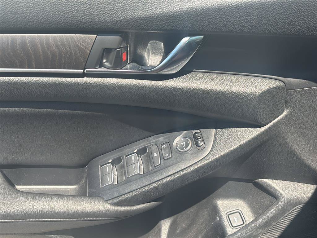Used 2019 Honda Accord EX image 10