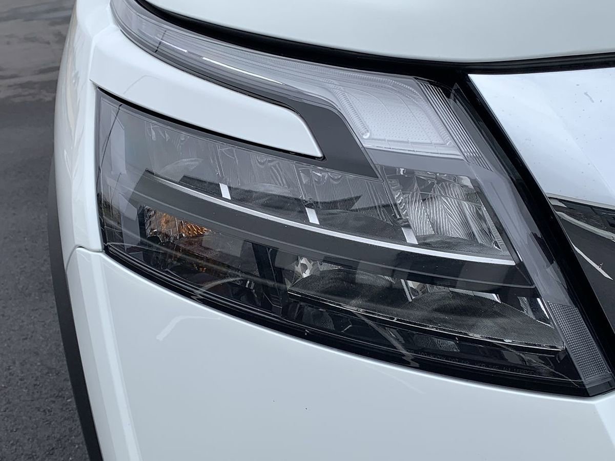 Used 2024 Nissan Pathfinder SV AWD/4WD image 9