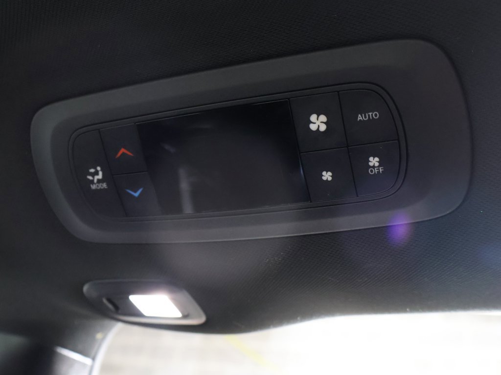 Used 2020 Chrysler Pacifica Limited image 51