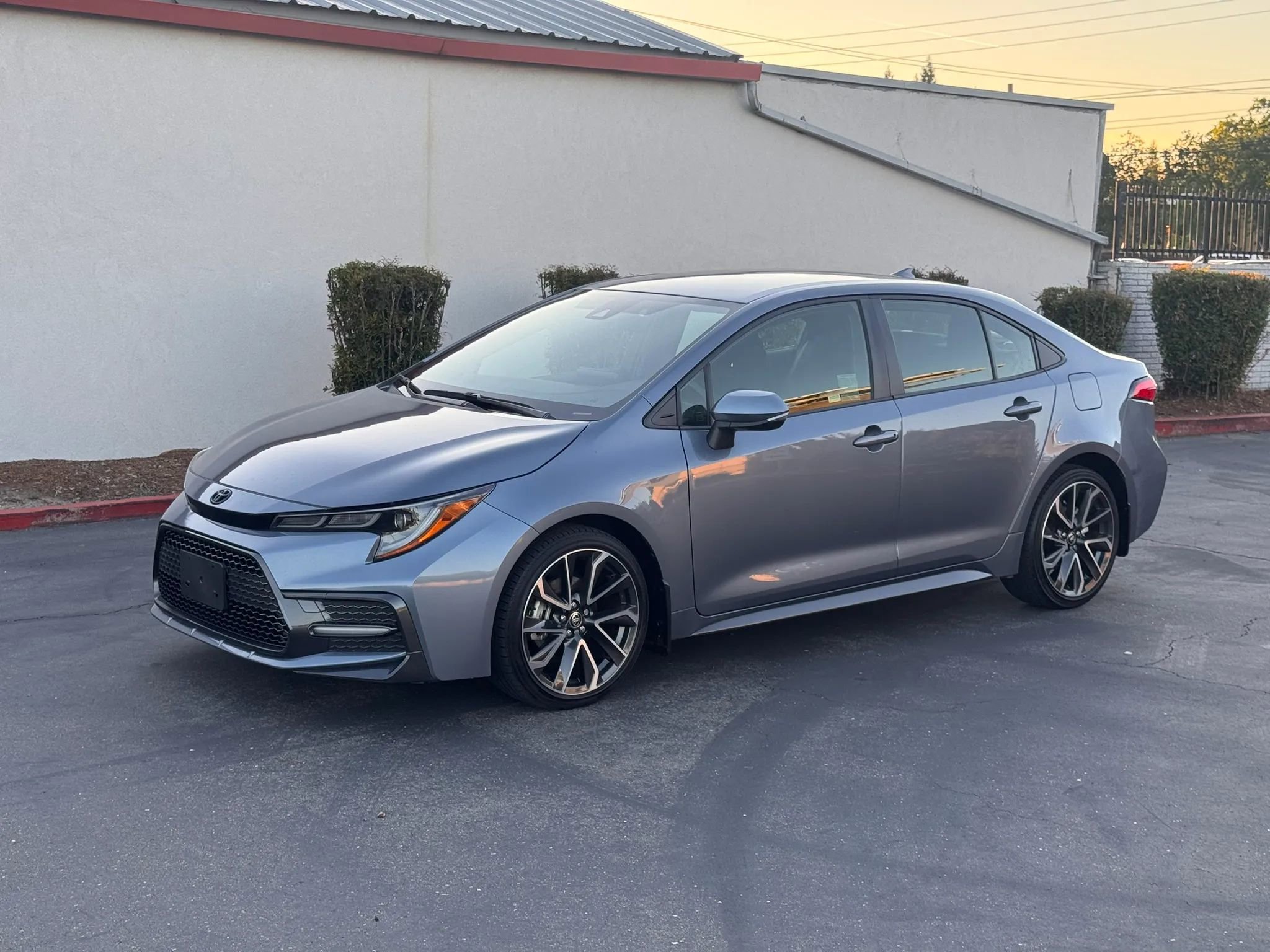 Used 2022 Toyota Corolla SE w/ Carpet Mat Package (TMS) FWD image 2