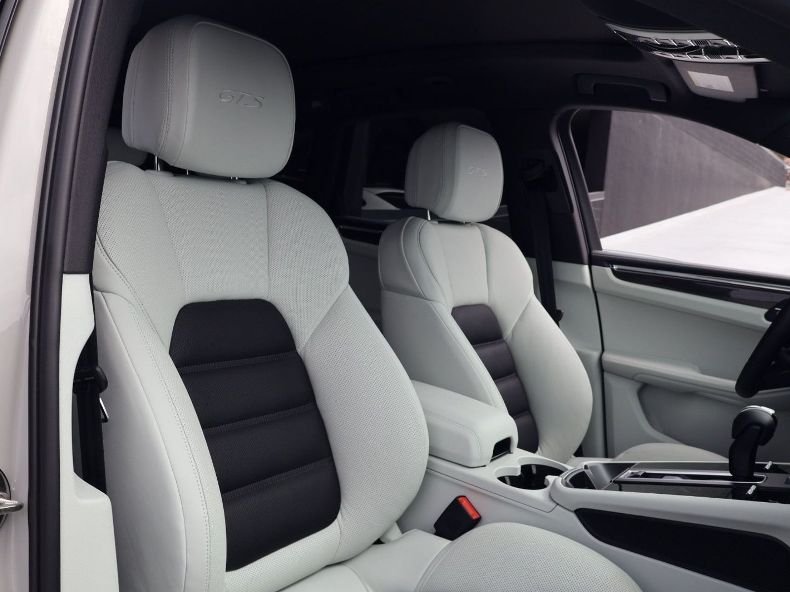 New 2026 Porsche Macan GTS AWD/4WD image 24