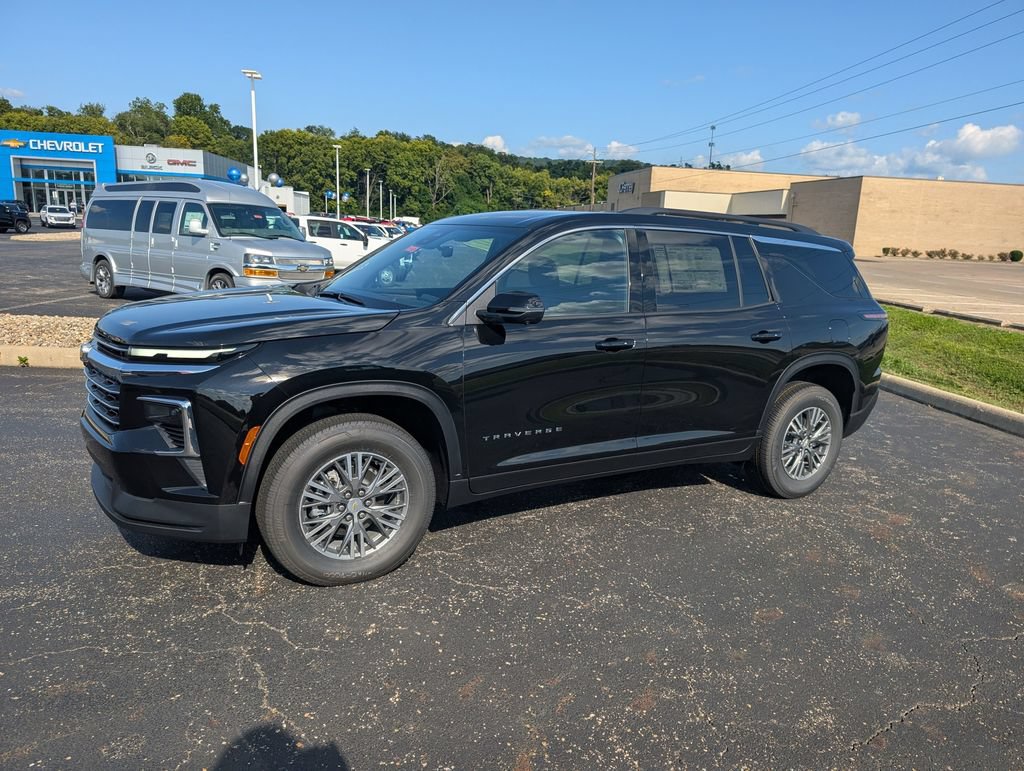 New 2026 Chevrolet Traverse LT w/ Driver Confidence Package AWD/4WD image 4