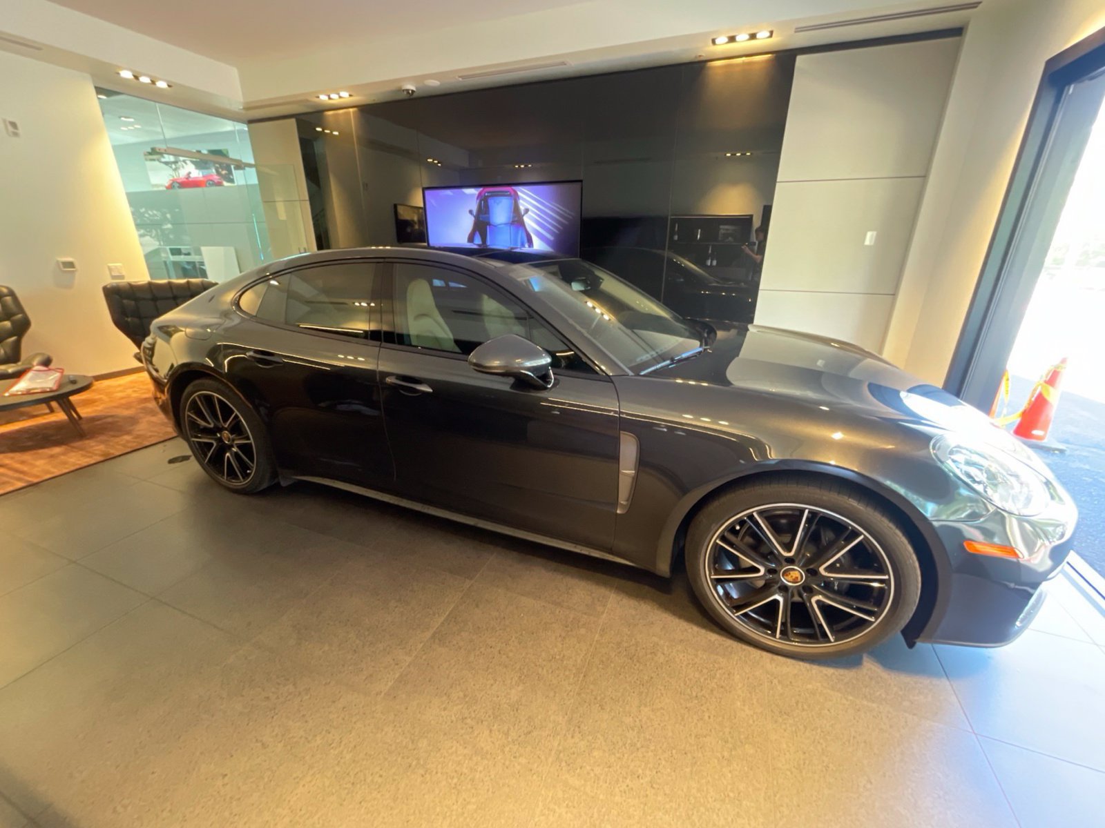 Used 2023 Porsche Panamera Platinum Edition RWD image 4