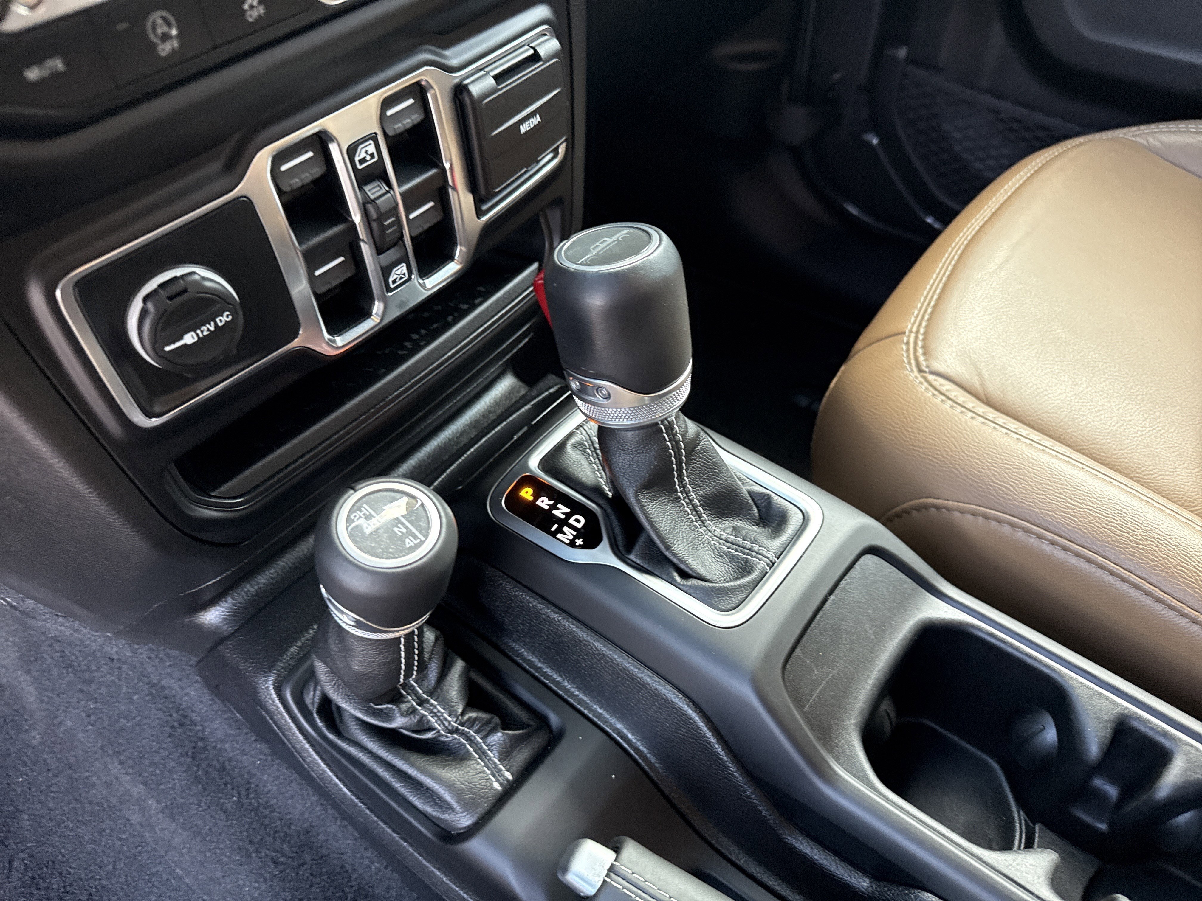 Used 2020 Jeep Gladiator Overland w/ Safety Group image 31