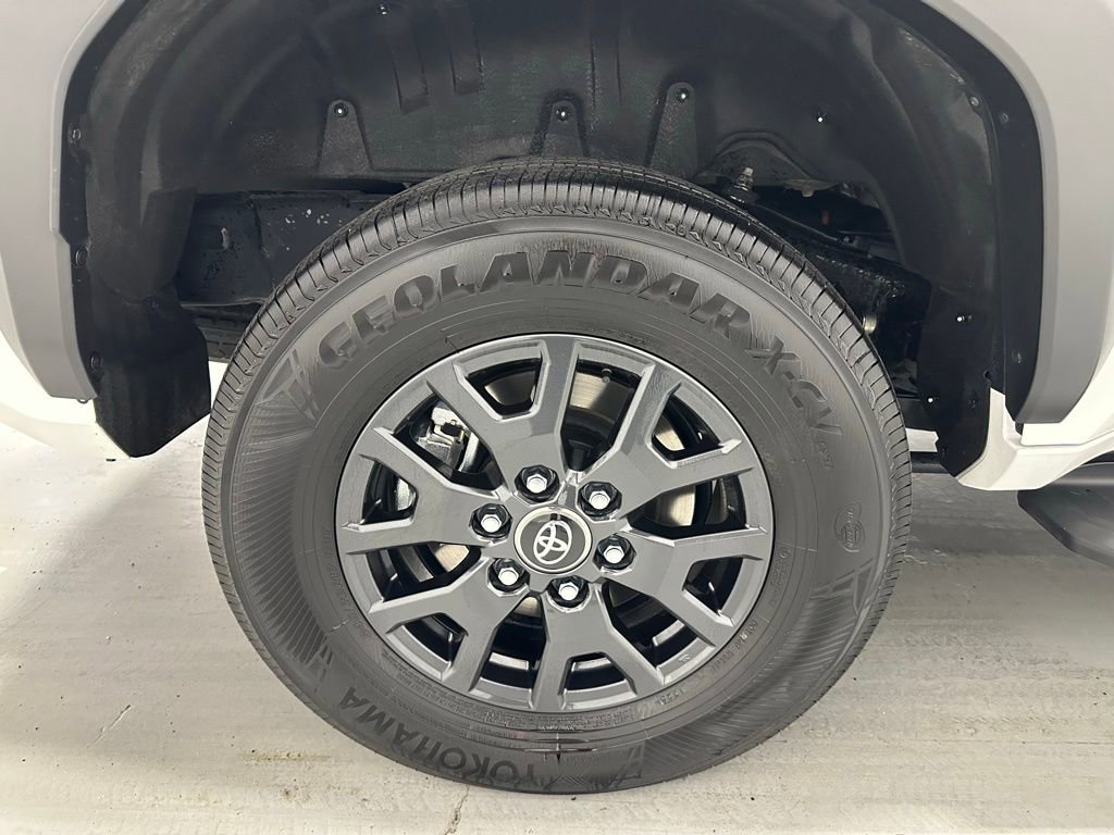 Used 2025 Toyota 4Runner SR5 AWD/4WD image 64
