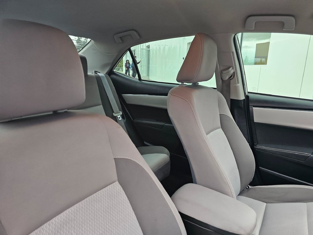 Used 2019 Toyota Corolla LE FWD image 11