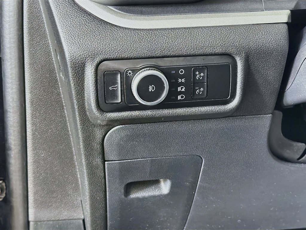 Used 2024 Ford Explorer XLT w/ XLT Sport Appearance Package AWD/4WD image 34