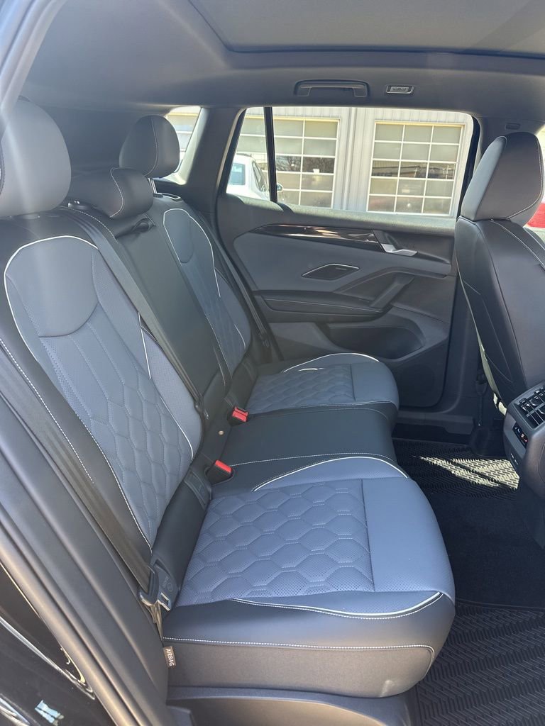 New 2026 Volkswagen Tiguan SEL R-Line AWD/4WD image 16