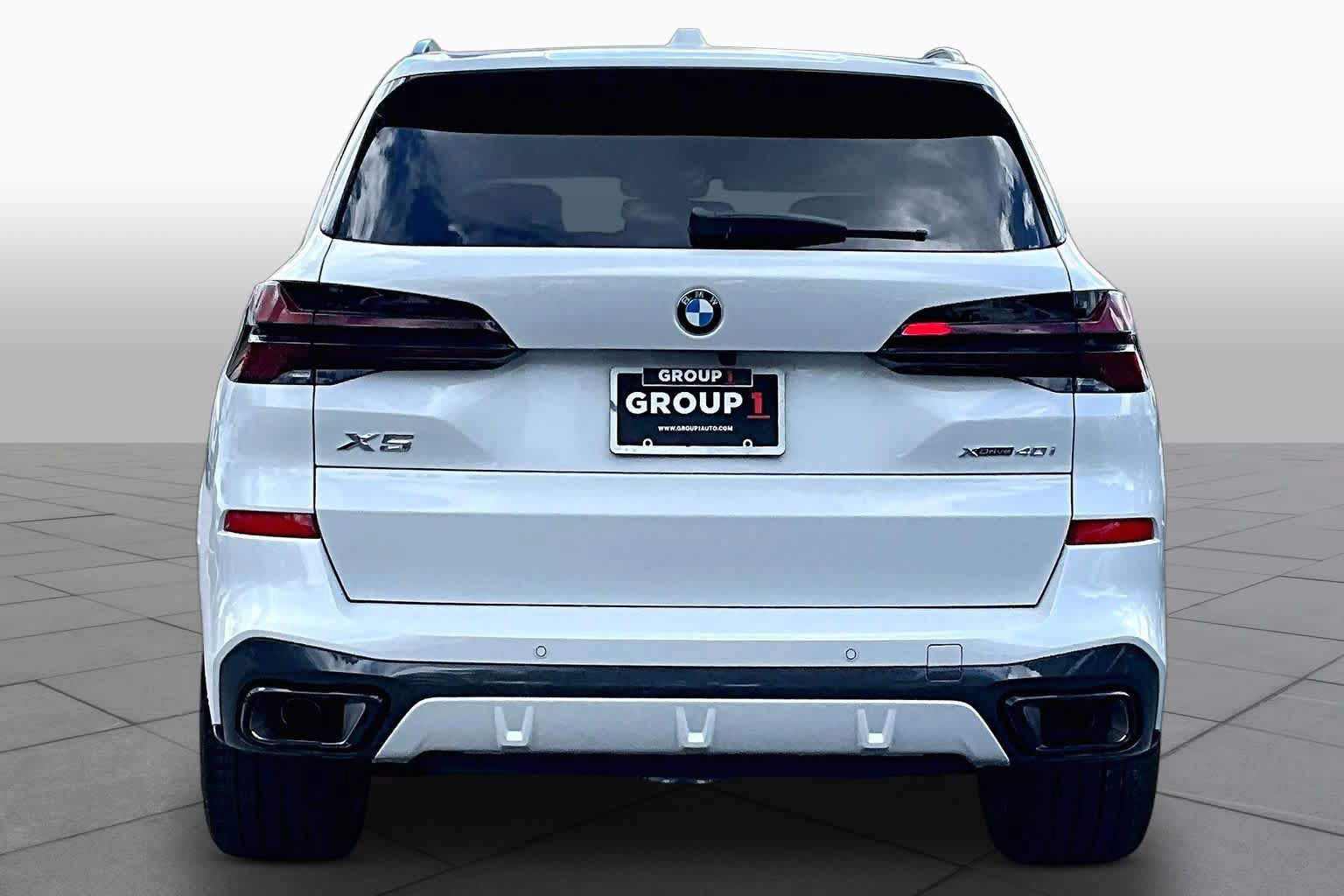 New 2026 BMW X5 xDrive40i w/ M Sport Package AWD/4WD image 4