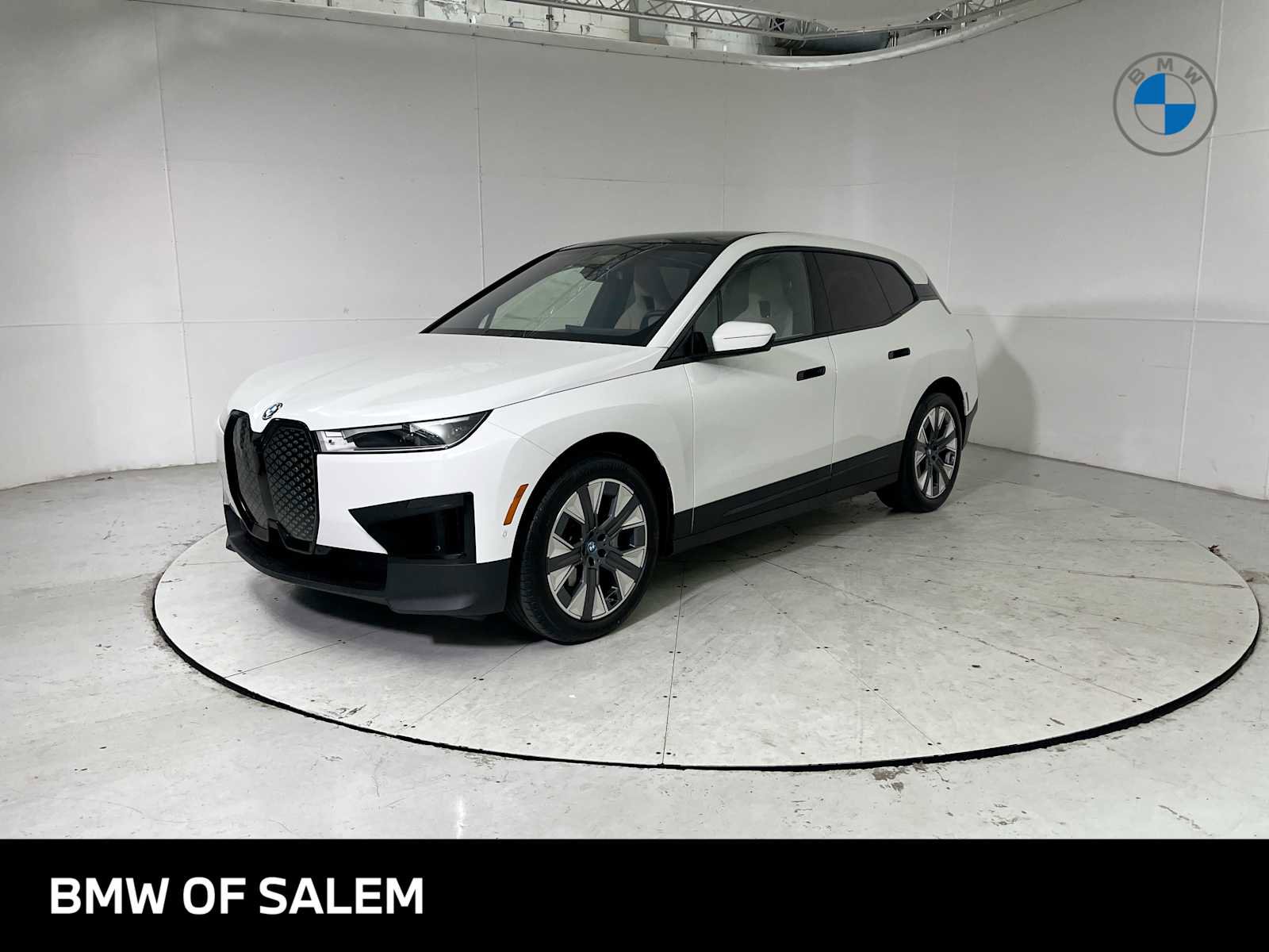 Certified 2024 BMW iX xDrive50 image 1