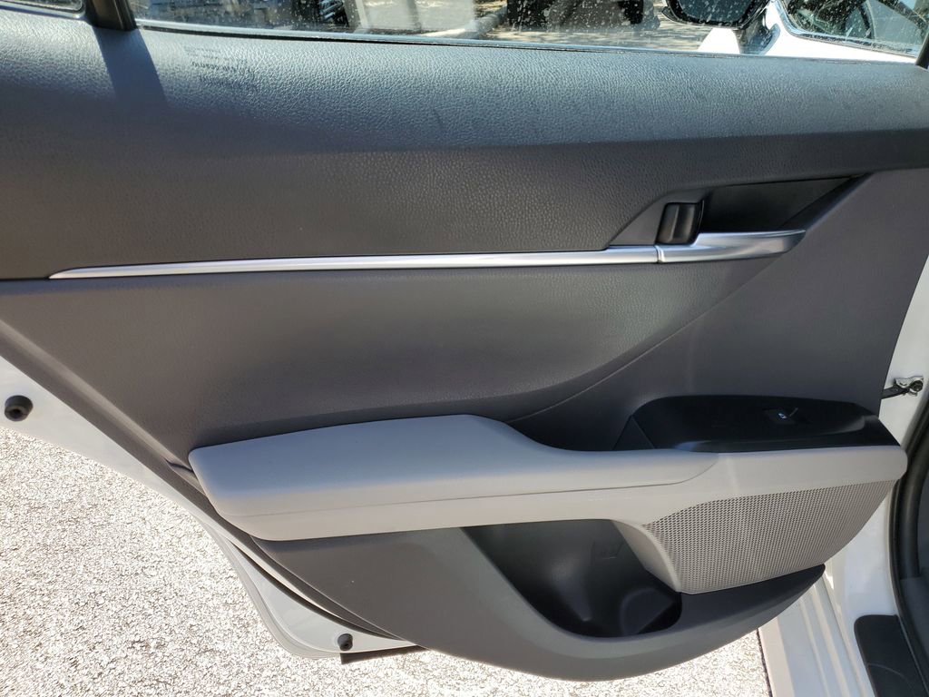 Used 2020 Toyota Camry LE FWD image 15