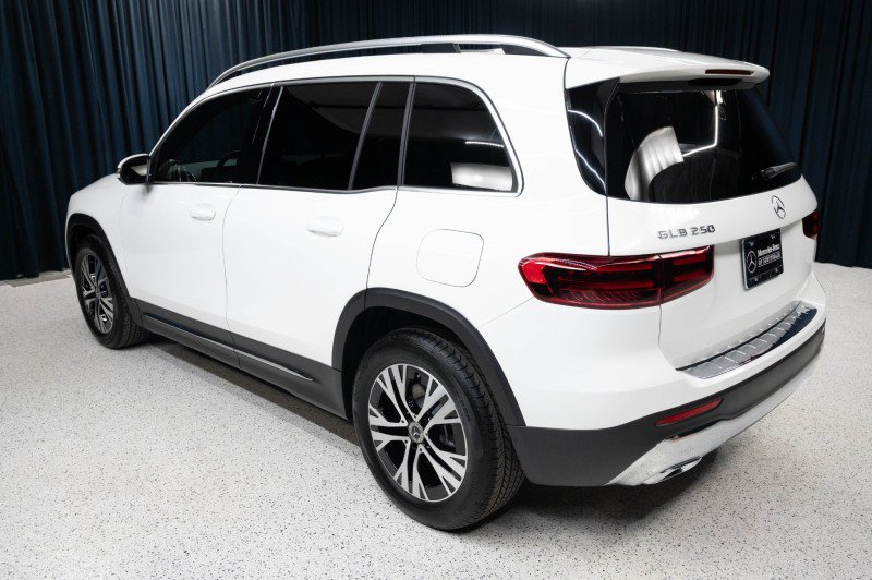 New 2026 Mercedes-Benz GLB 250 image 8