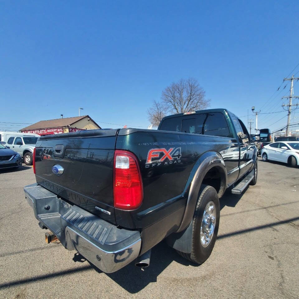Used 2016 Ford F250 Lariat w/ Chrome Package image 5