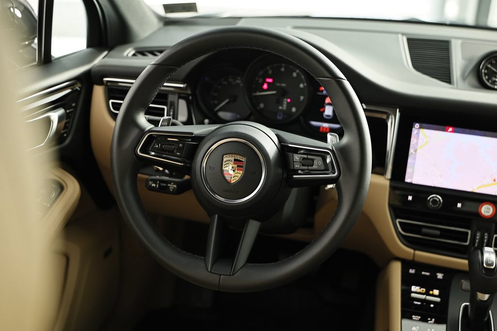 Certified 2026 Porsche Macan AWD/4WD image 30