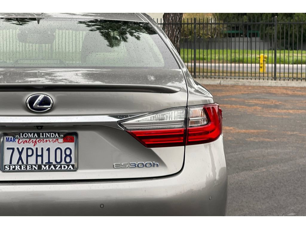 Used 2017 Lexus ES 300h image 49