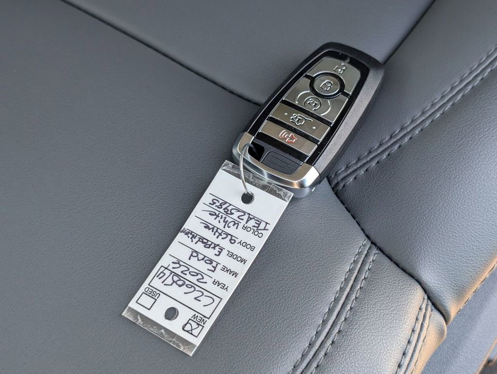 New 2026 Ford Expedition Active image 57