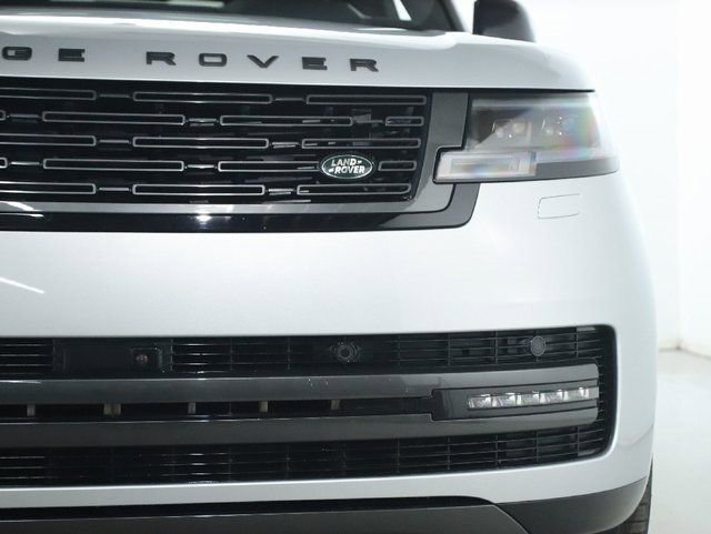 Certified 2025 Land Rover Range Rover SE image 44