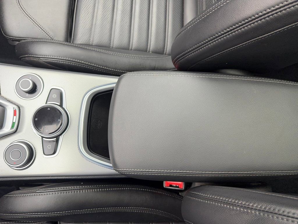 Used 2023 Alfa Romeo Stelvio Veloce image 29