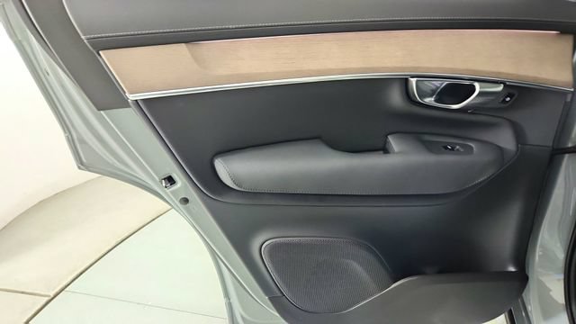 New 2026 Volvo XC90 B6 Plus w/ Protection Package Premier AWD/4WD image 28