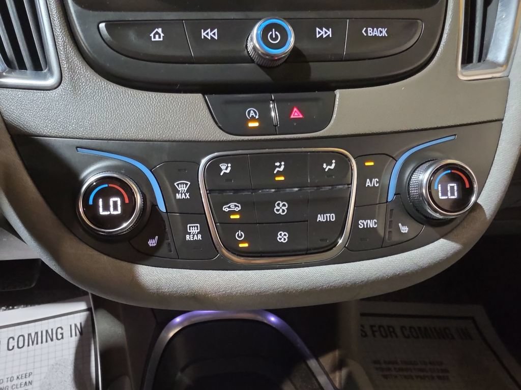 Used 2021 Chevrolet Malibu LT FWD image 16