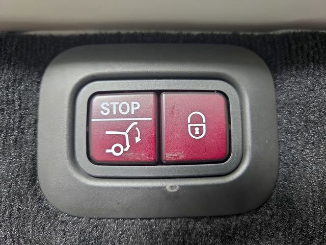 Used 2022 Aston Martin DBX AWD/4WD image 30